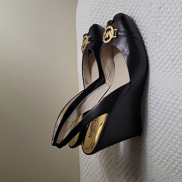 Michael Kors Sling Back Peep Toe Wedge Heels. Size 9M - Picture 5 of 13